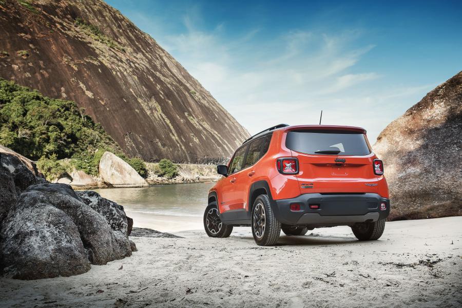  Jeep Renegade Trailhawk 2015 года  (BR) (фото 10 из 18)